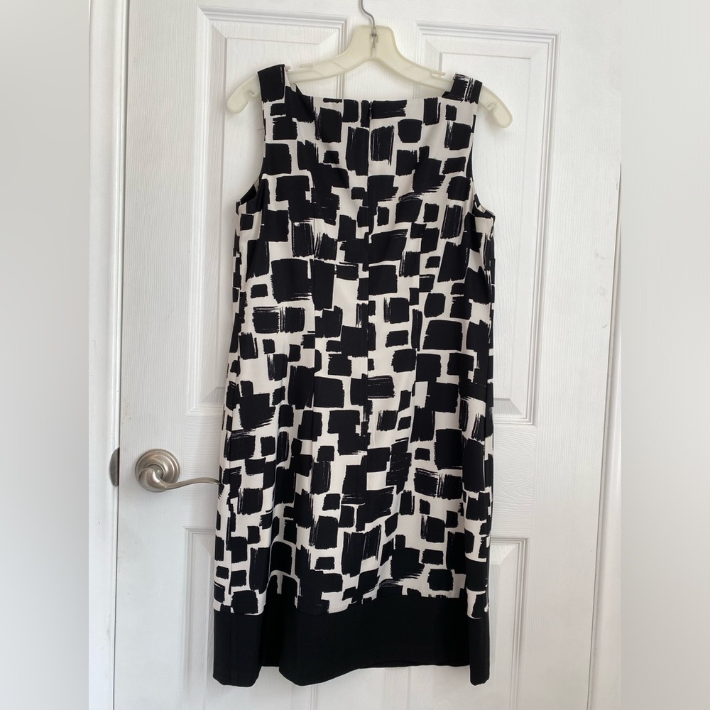 Chic AB studios Black and White Patterned Dress - Picture 4 of 5